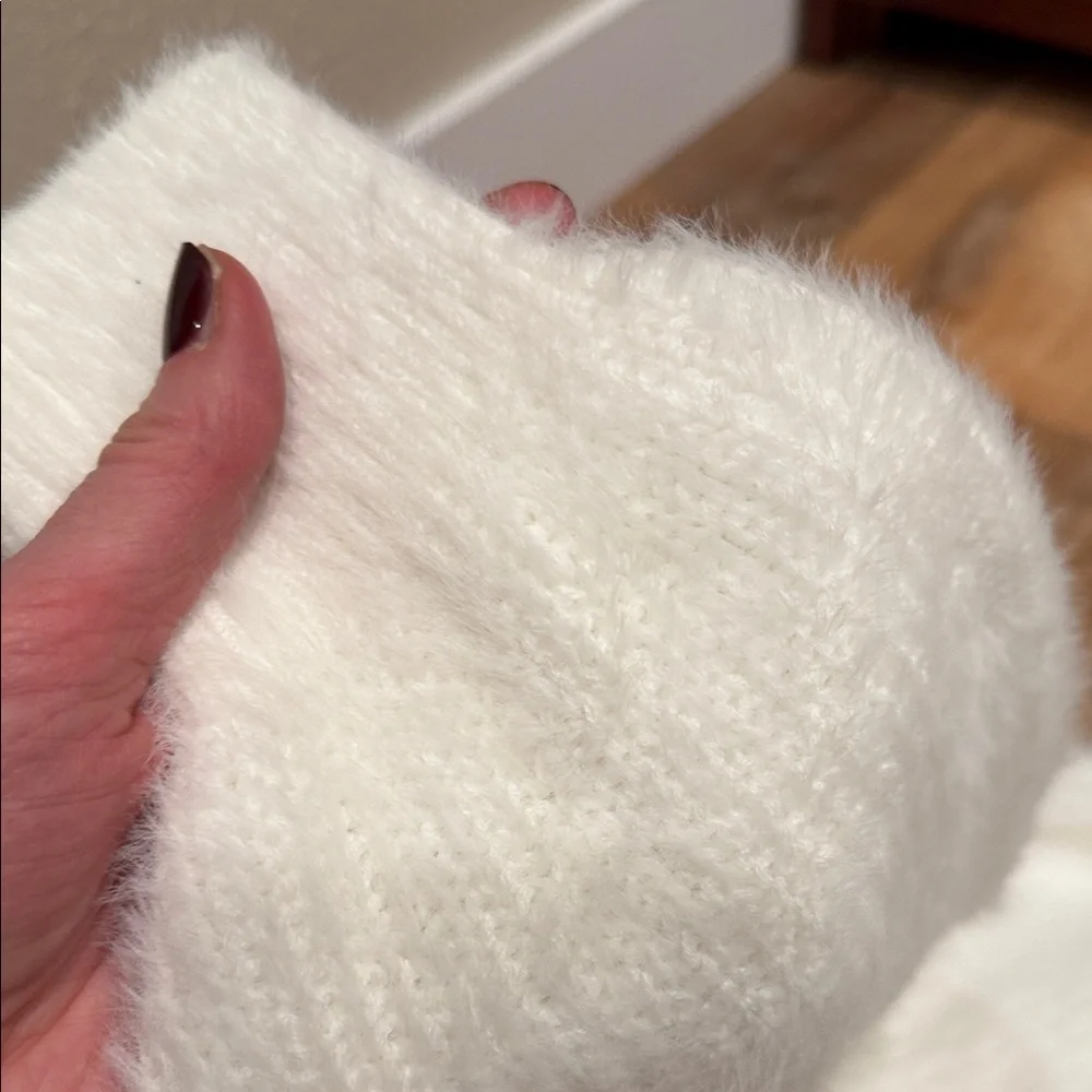 Old Navy White Women's Sweater - Picture 4 of 5